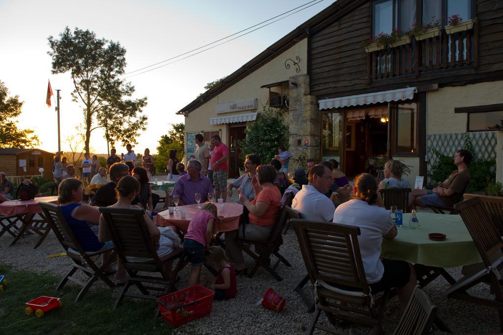 Le Bourdieu Hotell Durfort  Exteriör bild