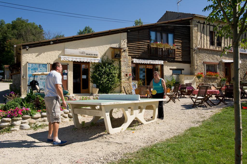 Le Bourdieu Hotell Durfort  Exteriör bild